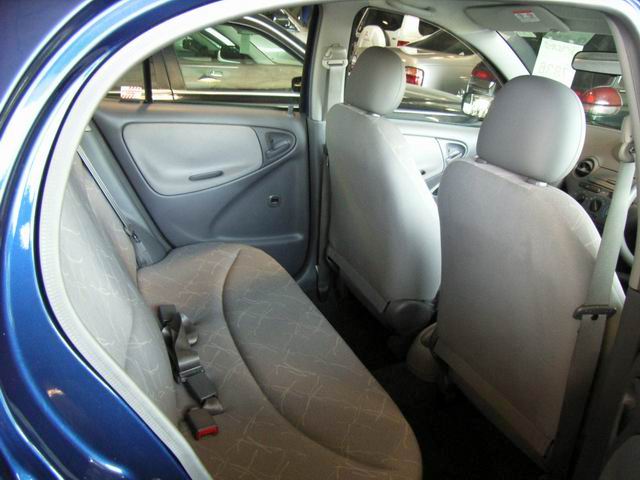 2000 Toyota Platz Pictures