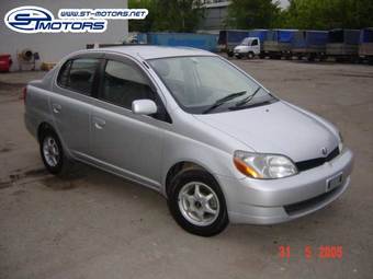2000 Toyota Platz Pictures