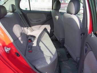 2000 Toyota Platz Pictures