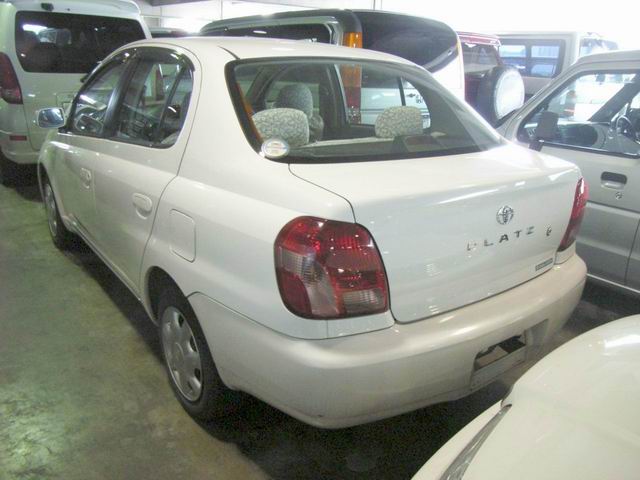 2000 Toyota Platz Pictures