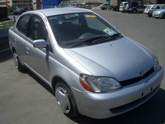 2000 Toyota Platz Pictures