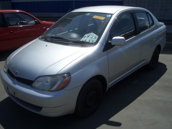 2000 Toyota Platz Photos