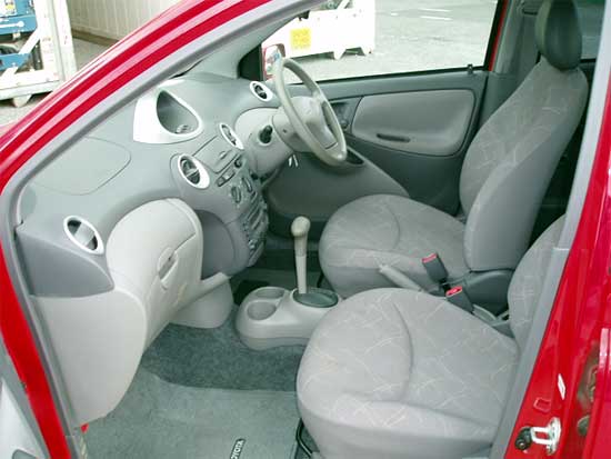2000 Toyota Platz Images