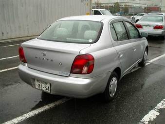 2000 Toyota Platz Photos