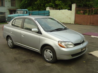 2000 Toyota Platz Pics