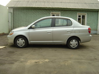 2000 Toyota Platz Pictures