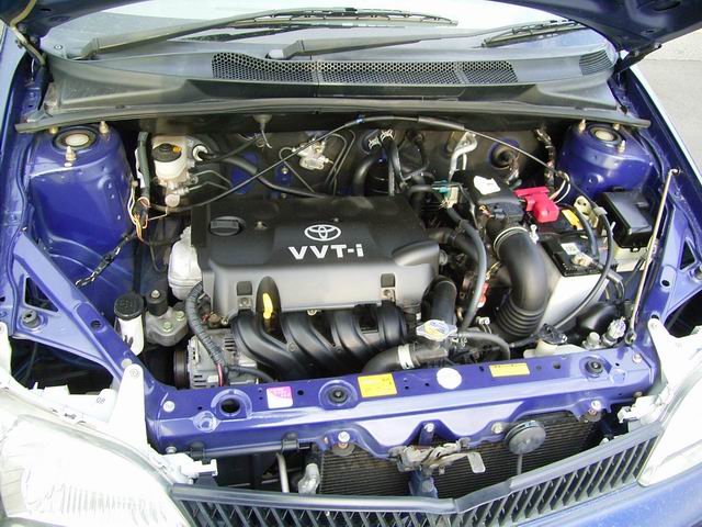 2000 Toyota Platz Images