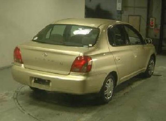 2000 Toyota Platz Pictures