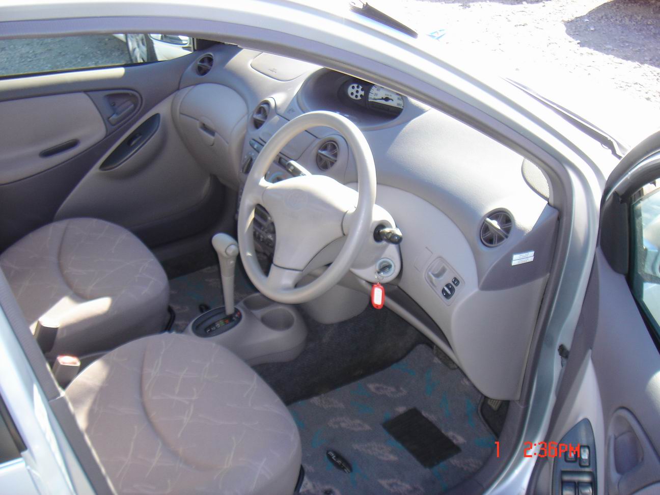 2000 Toyota Platz Wallpapers