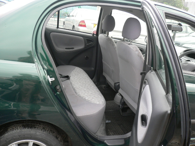 2000 Toyota Platz Pictures