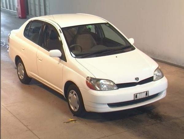 2000 Toyota Platz Photos