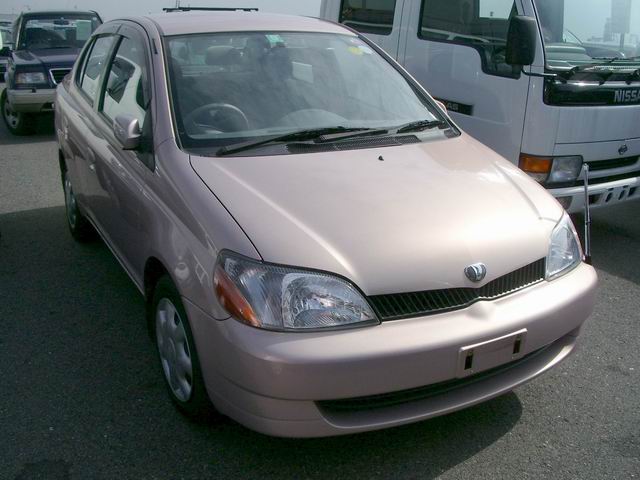 2000 Toyota Platz Photos