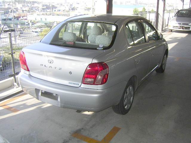 2000 Toyota Platz Pictures