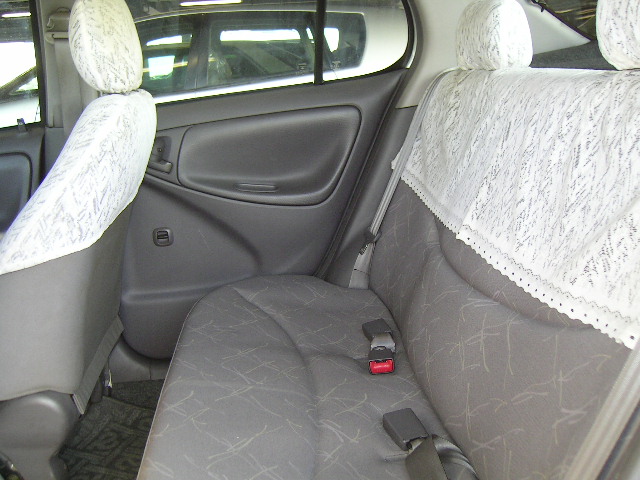 2000 Toyota Platz Pics