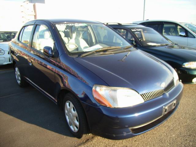 2000 Toyota Platz Pics