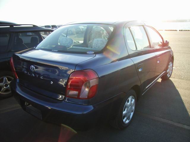 2000 Toyota Platz Pictures