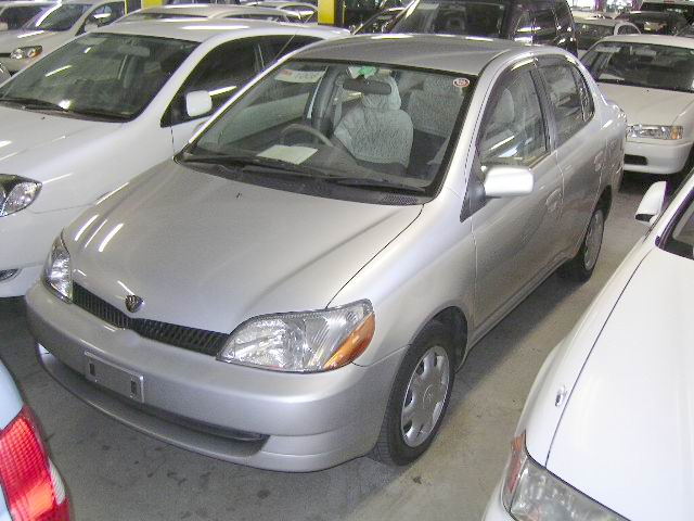 2000 Toyota Platz Pictures