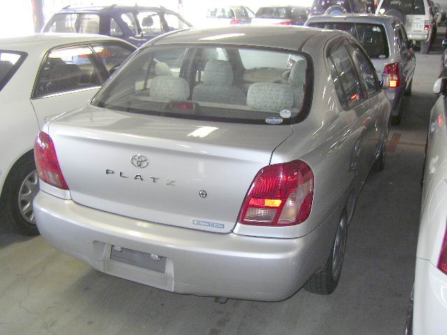 2000 Toyota Platz Pics