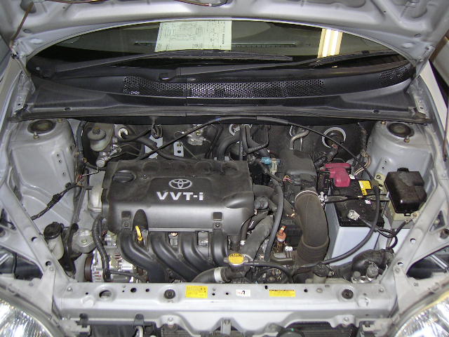 2000 Toyota Platz Pictures