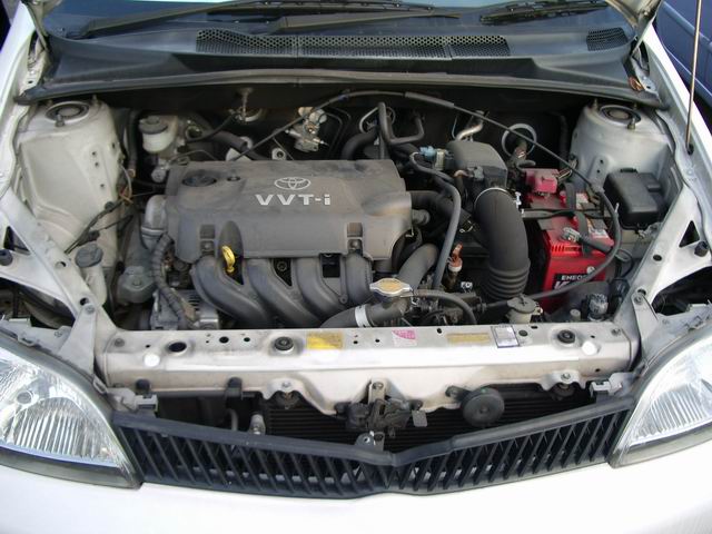 2000 Toyota Platz Pictures