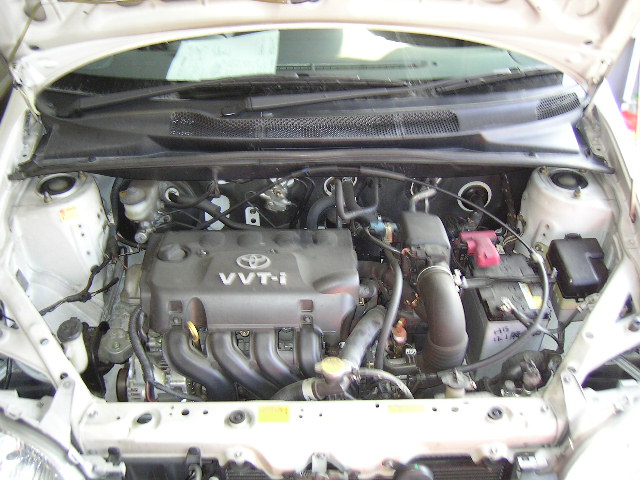 2000 Toyota Platz Pictures