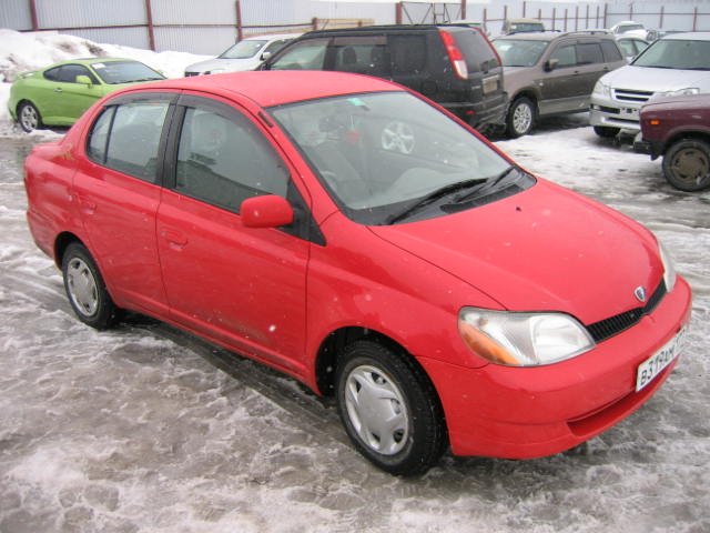 2000 Toyota Platz Photos