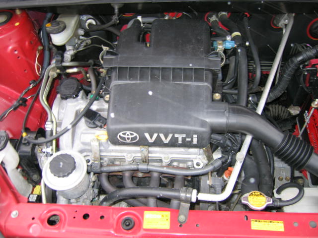 2000 Toyota Platz Pictures