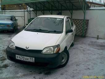 2000 Toyota Platz Photos