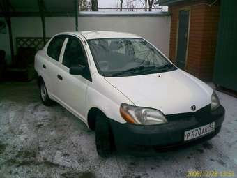 2000 Toyota Platz Pictures