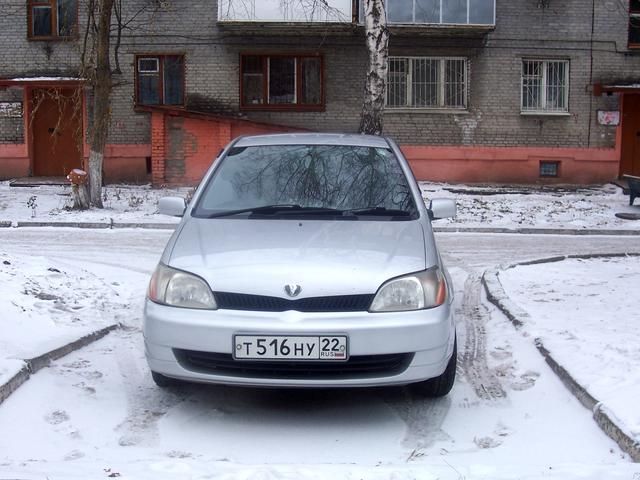 2001 Toyota Platz