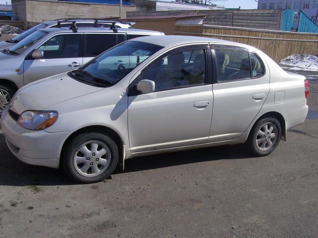 2001 Toyota Platz