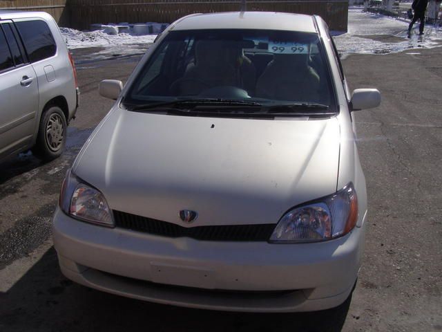 2001 Toyota Platz