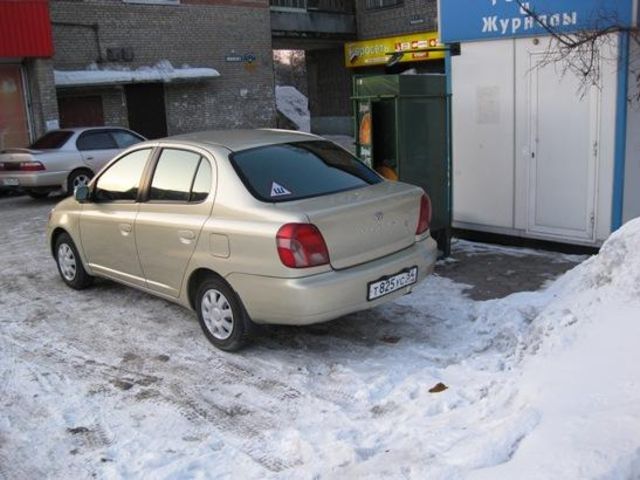 2001 Toyota Platz