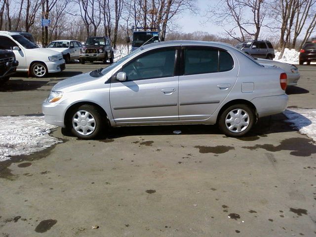 2001 Toyota Platz