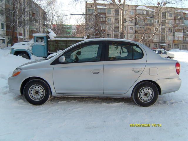 2001 Toyota Platz