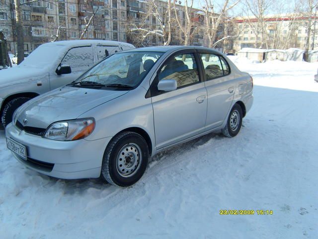 2001 Toyota Platz