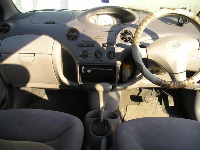 2001 Toyota Platz