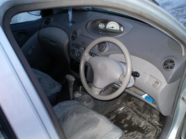 2001 Toyota Platz