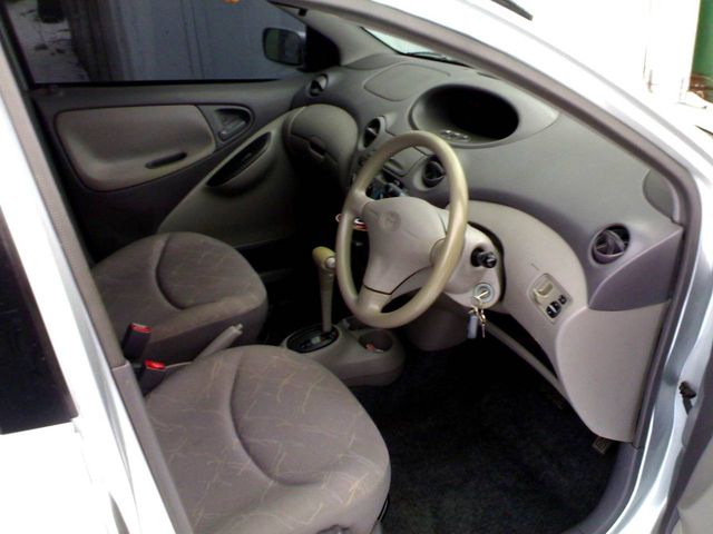 2001 Toyota Platz