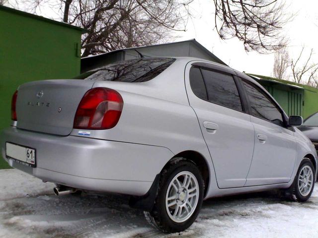 2001 Toyota Platz