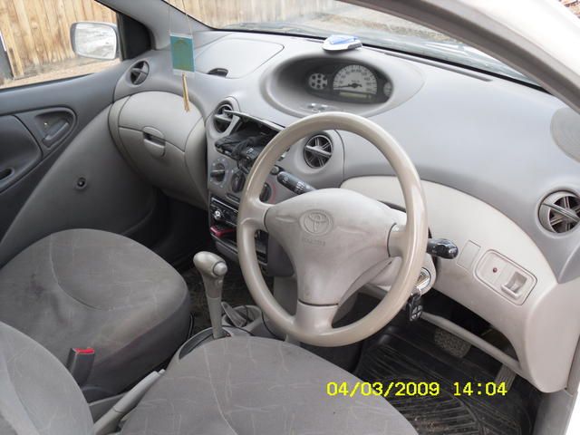 2001 Toyota Platz