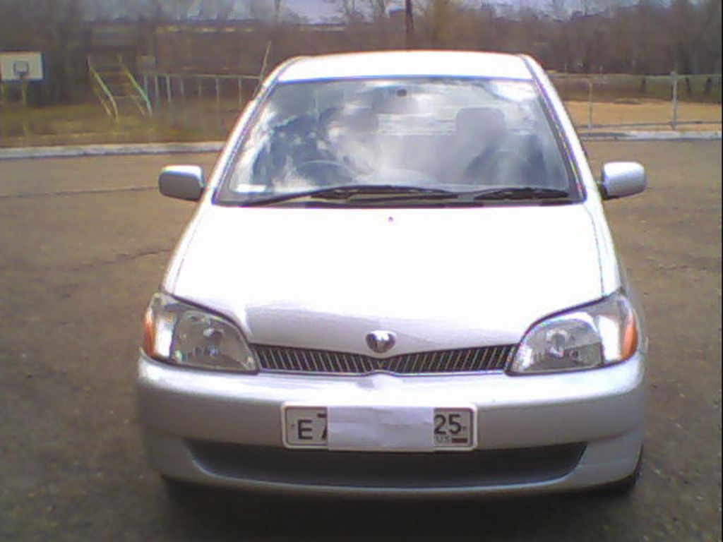 2001 Toyota Platz