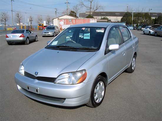 2001 Toyota Platz Images