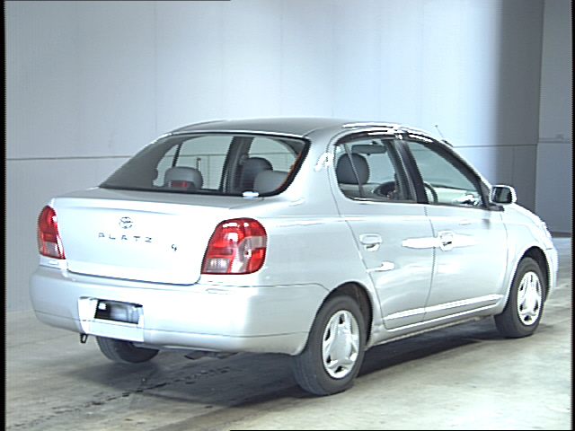 2001 Toyota Platz Photos