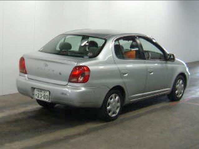 2001 Toyota Platz Pictures