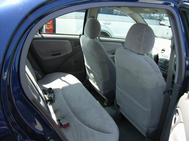 2001 Toyota Platz Photos