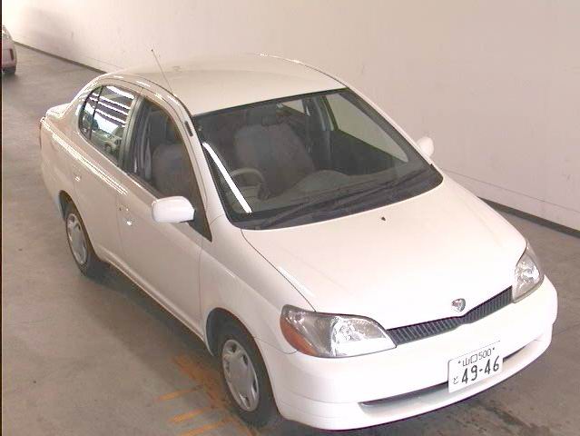 2001 Toyota Platz Pics