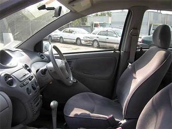 2001 Toyota Platz Photos