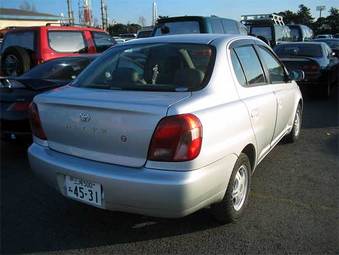 2001 Toyota Platz Images