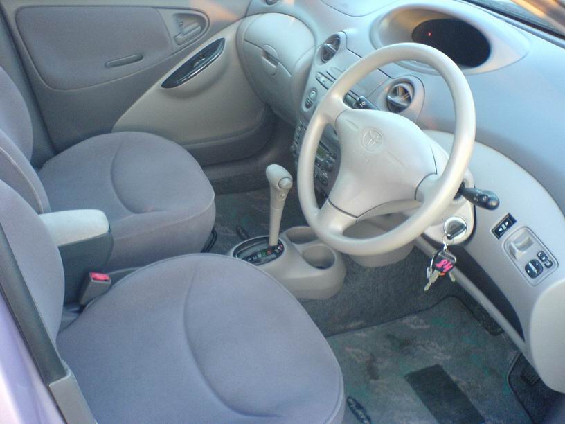 2001 Toyota Platz For Sale